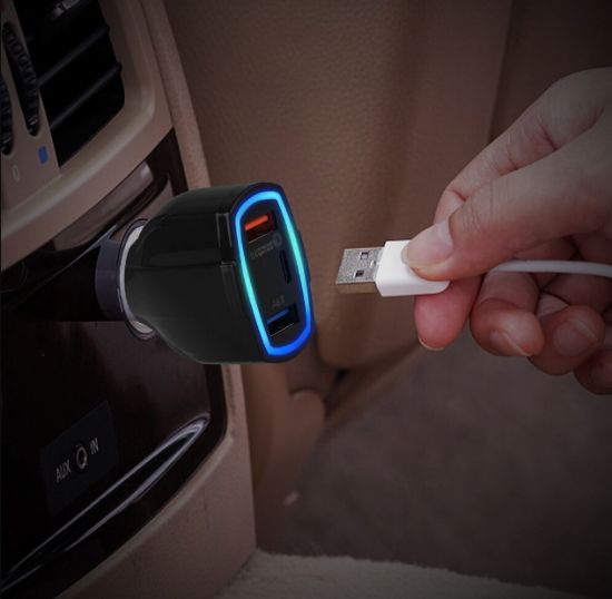 Imagine Adaptor Auto  FAST 3 pott Usb - 7A/35w BLACK